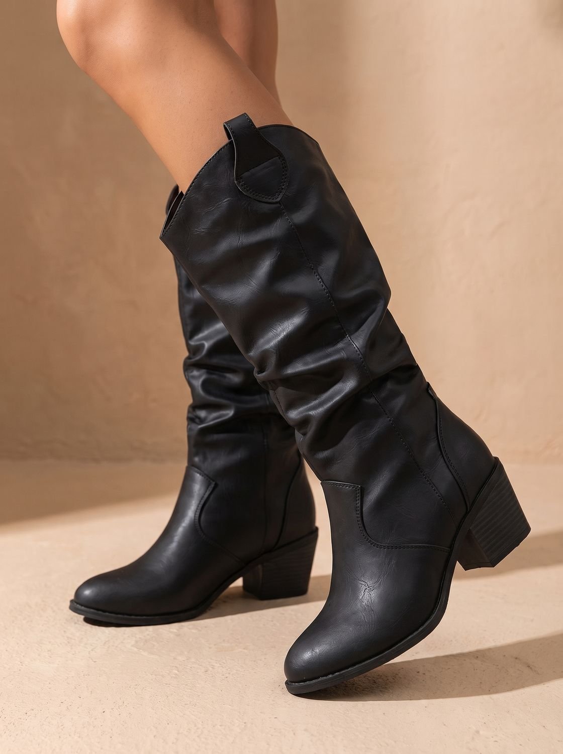 Women's Wide-Calf Pull-On Western Knee-High Boots - Black